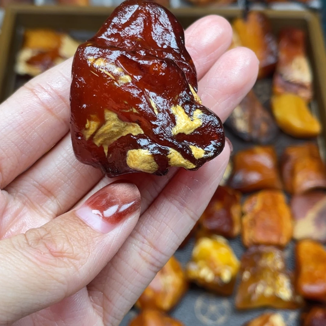 M***r琥珀未镶嵌珠宝奇石