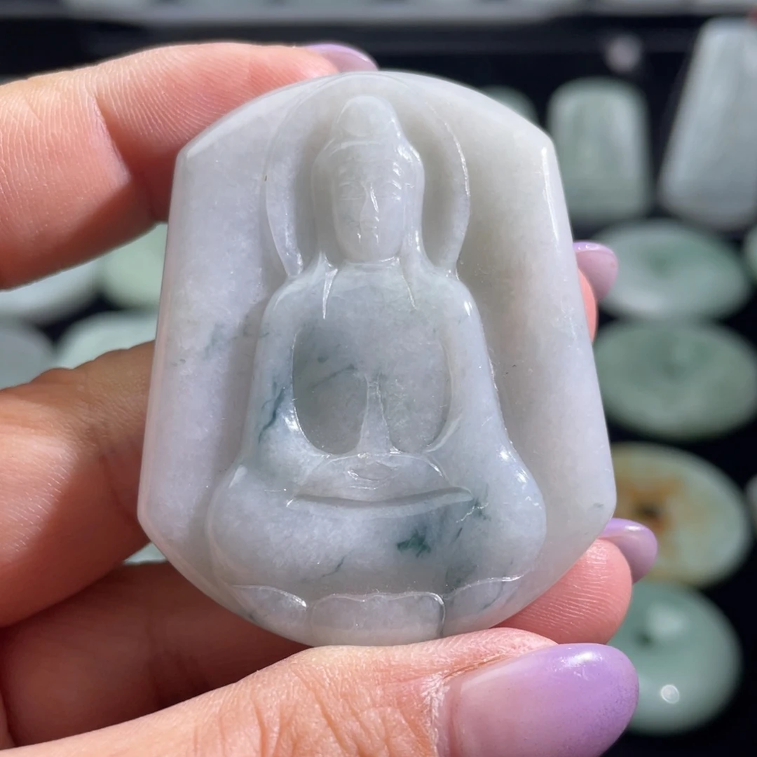 翡翠未镶嵌颈饰观音