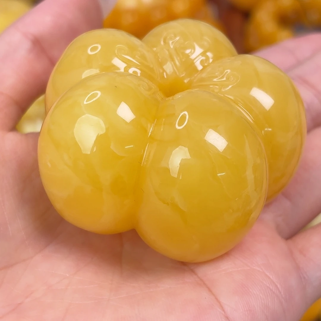 琥珀（根珀）未镶嵌发饰49.5克五瓣花