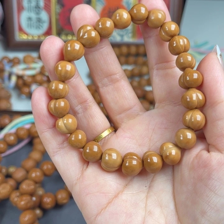 吊坠猴头核桃瑕疵屁桃