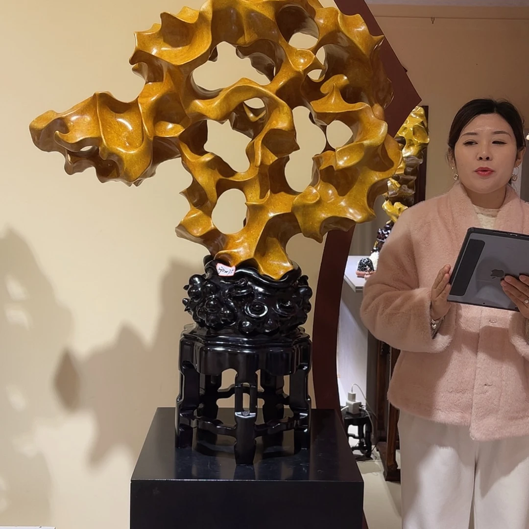 用***1太湖石摆件，高90宽75