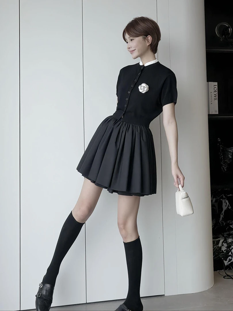 2025超火夏装大方得体穿搭一整套大方得体高级感黑色T恤短裙套装