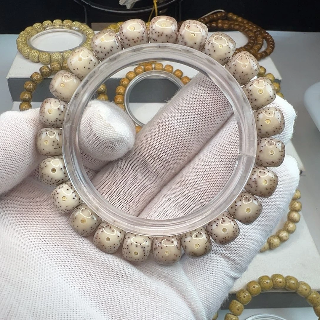 星月菩提手串石玉料瓷白10×9大眼睛针尖星