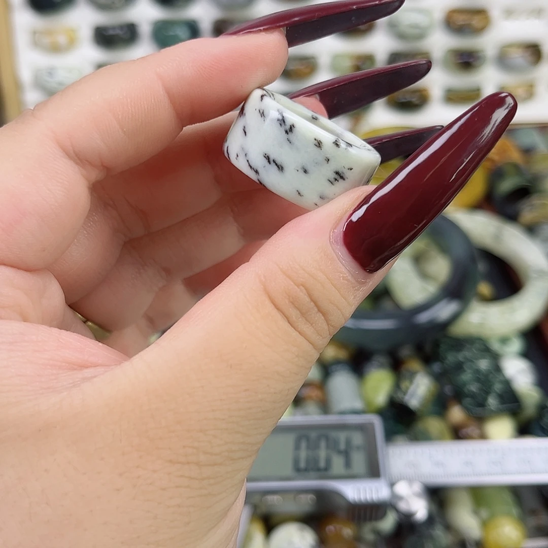 蛇纹石玉未镶嵌戒指18.14内径