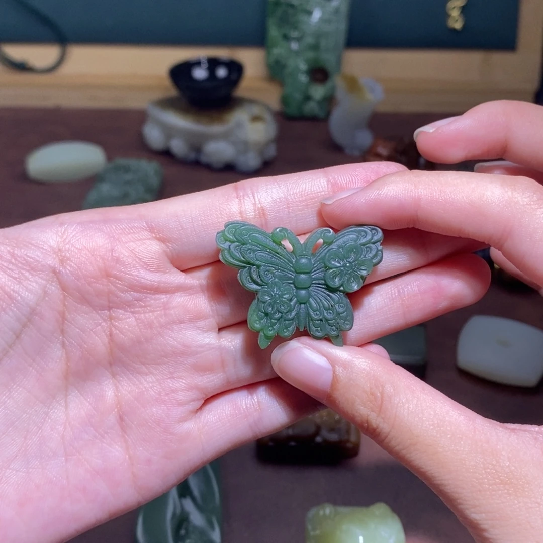 和田玉未镶嵌颈饰定制