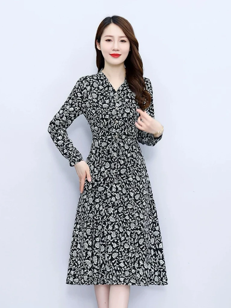 JIRUIMAN/吉瑞曼高级感V领设计气质长袖收腰显瘦中长款连衣裙Q637