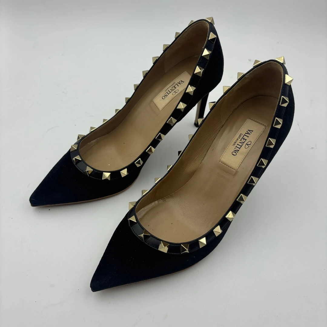 95新 Valentino/华伦天奴 36码/华伦天奴铆钉黑麂皮高跟鞋/95新