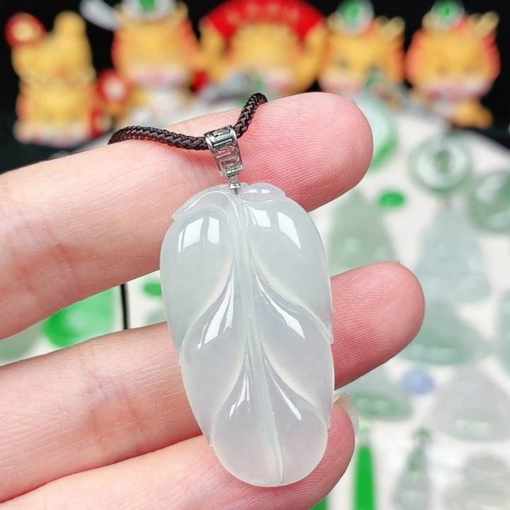 颈饰18K金镶嵌翡翠缅甸天然A货翡翠