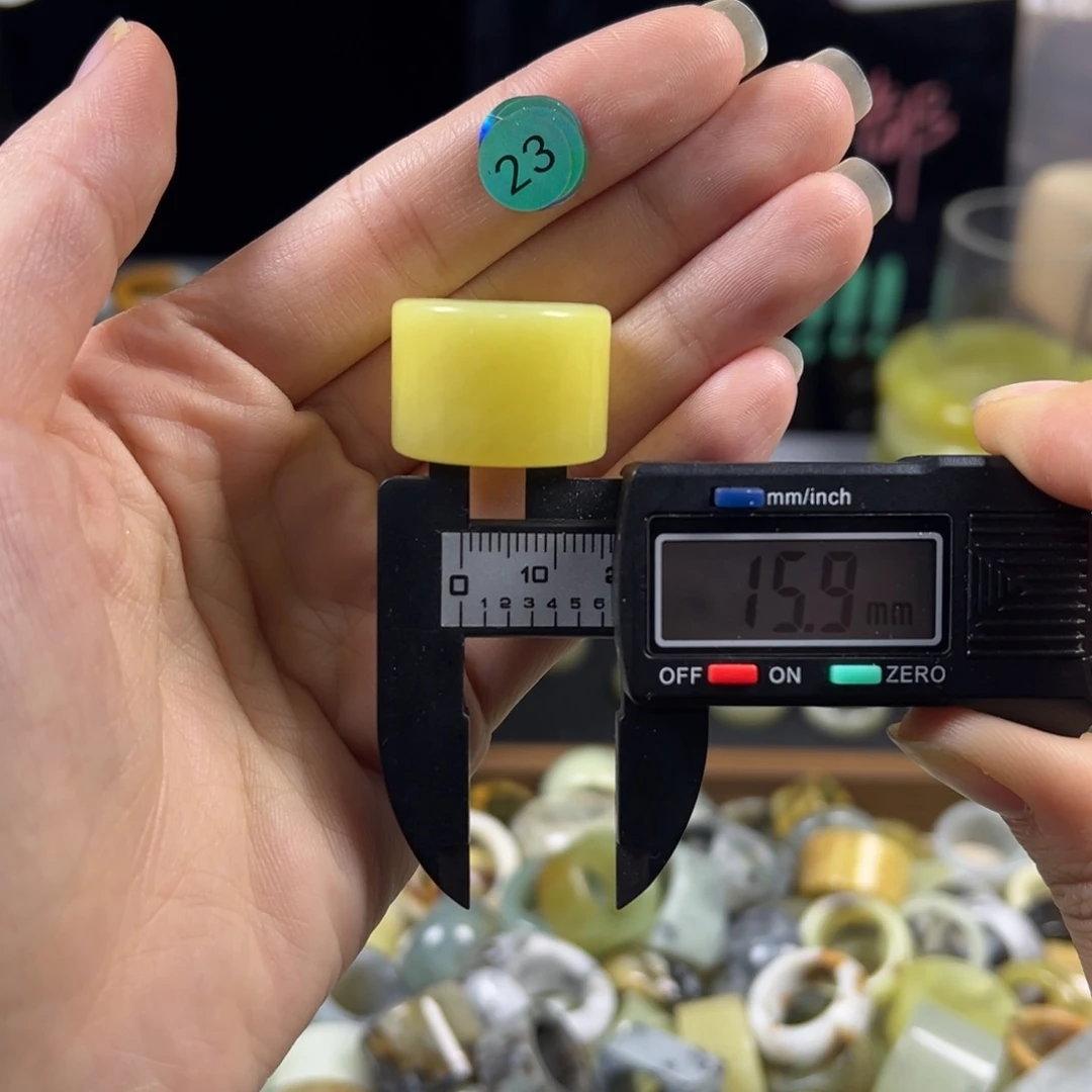 蛇纹石玉未镶嵌戒指