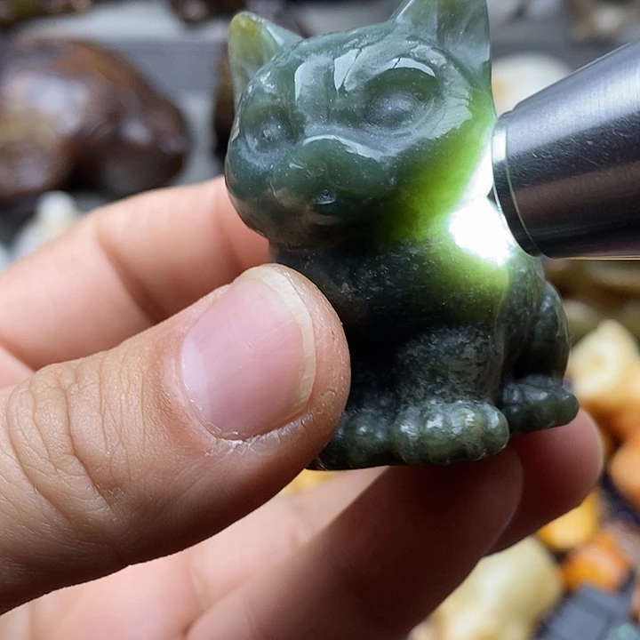 未镶嵌蛇纹石玉颈饰