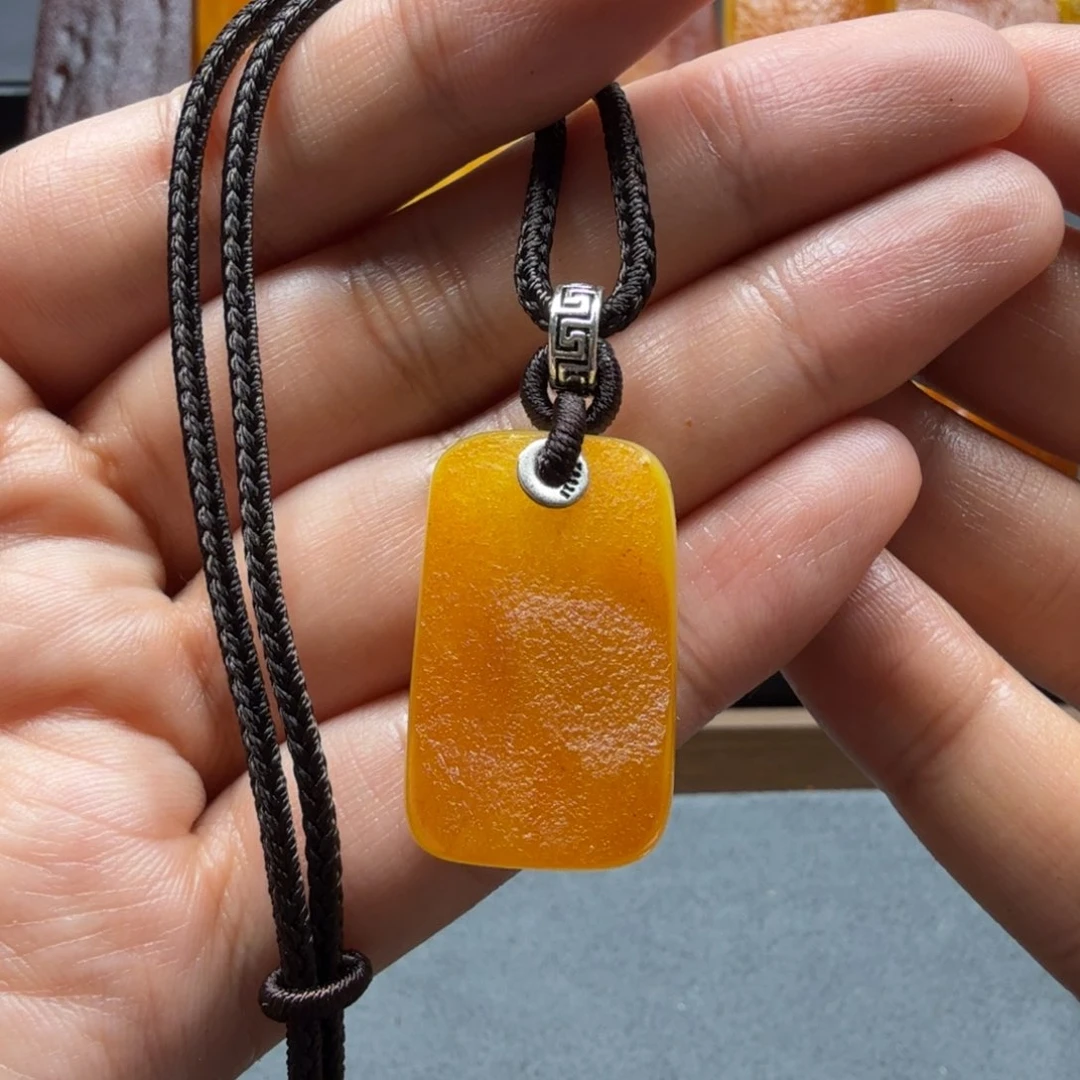 未镶嵌吊坠(赠链)琥珀