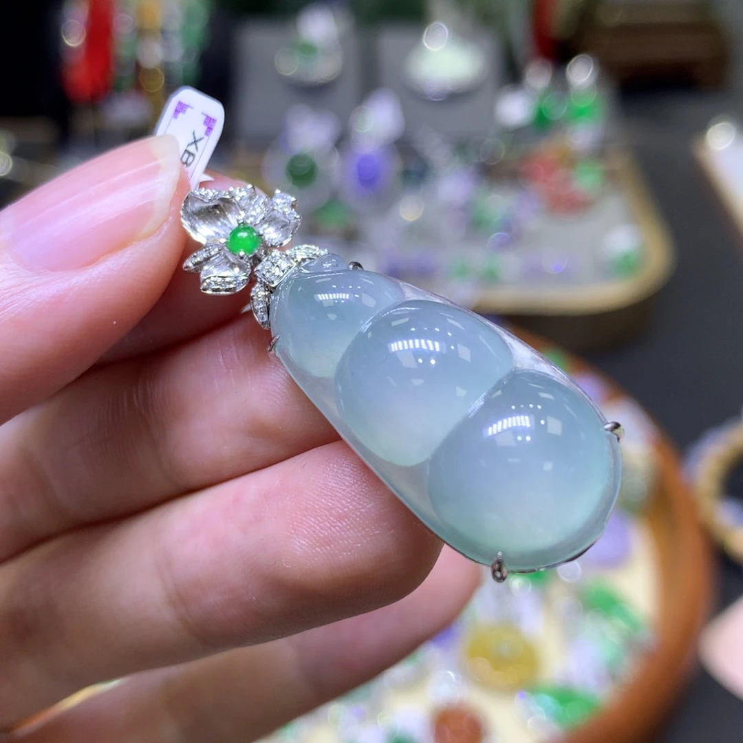 翡翠18K金镶嵌颈饰翡翠吊坠项链