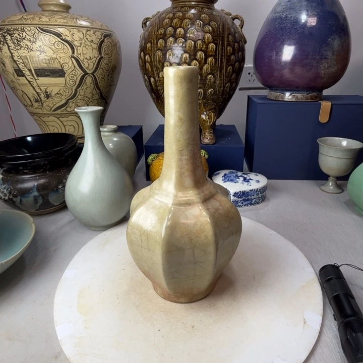 摆件V**K哥窑八棱纸椎瓶摆件1