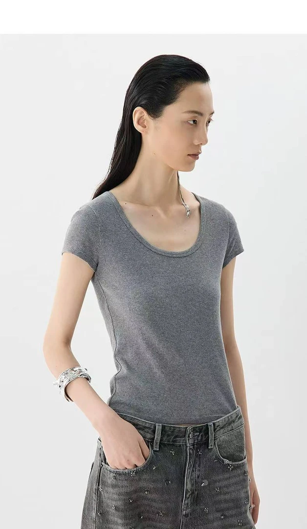 江江女士修身短袖25日预