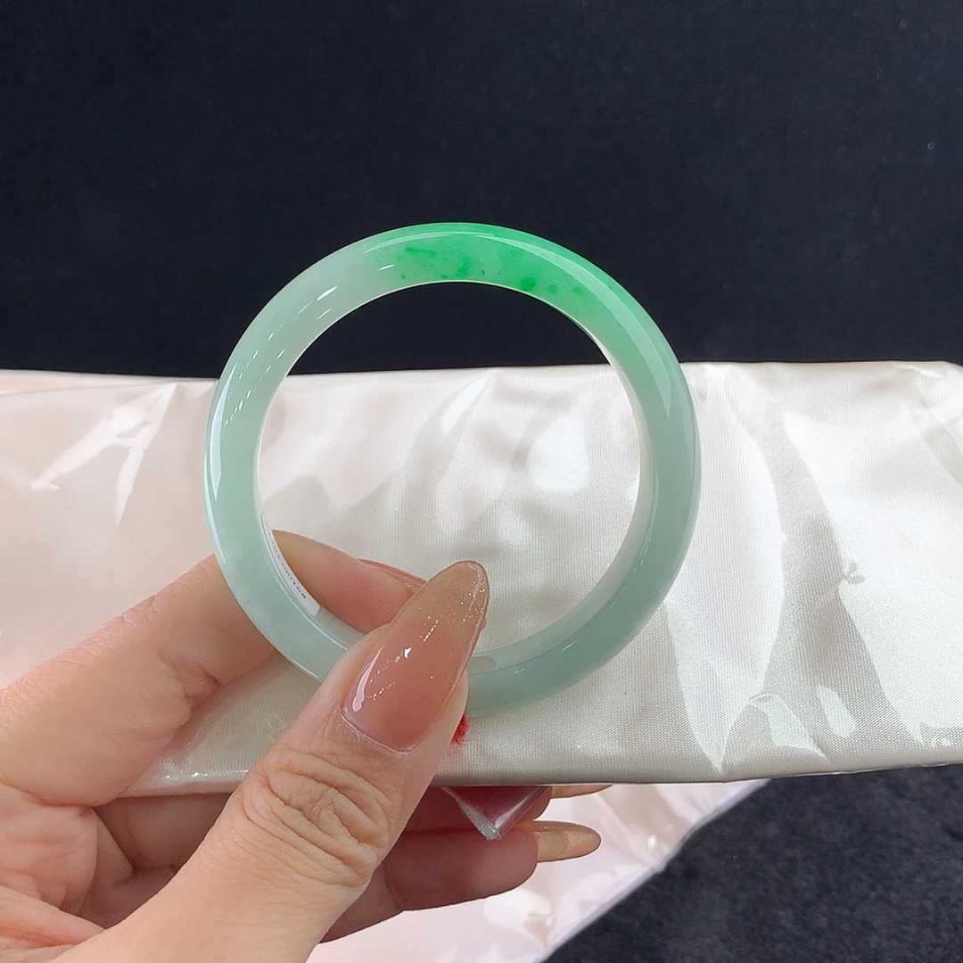 翡翠未镶嵌手镯正53