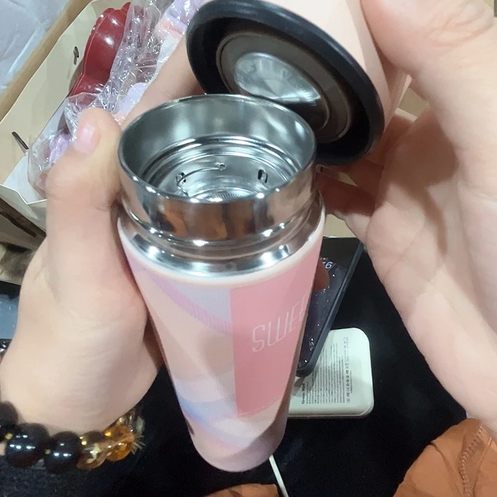 304不锈钢保温杯送同款围巾。