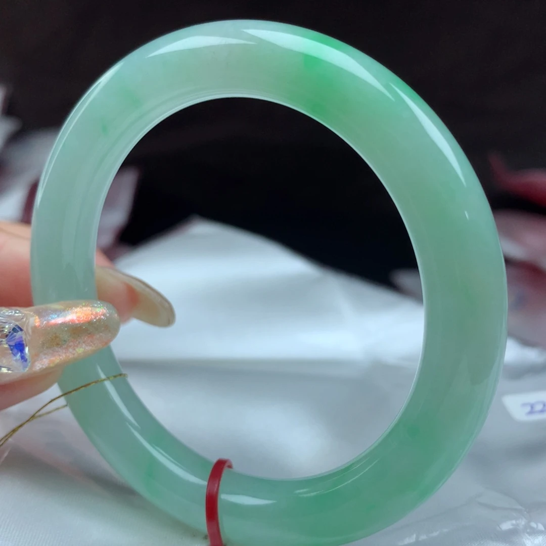 翡翠手镯（圆镯）未镶嵌2211053082，