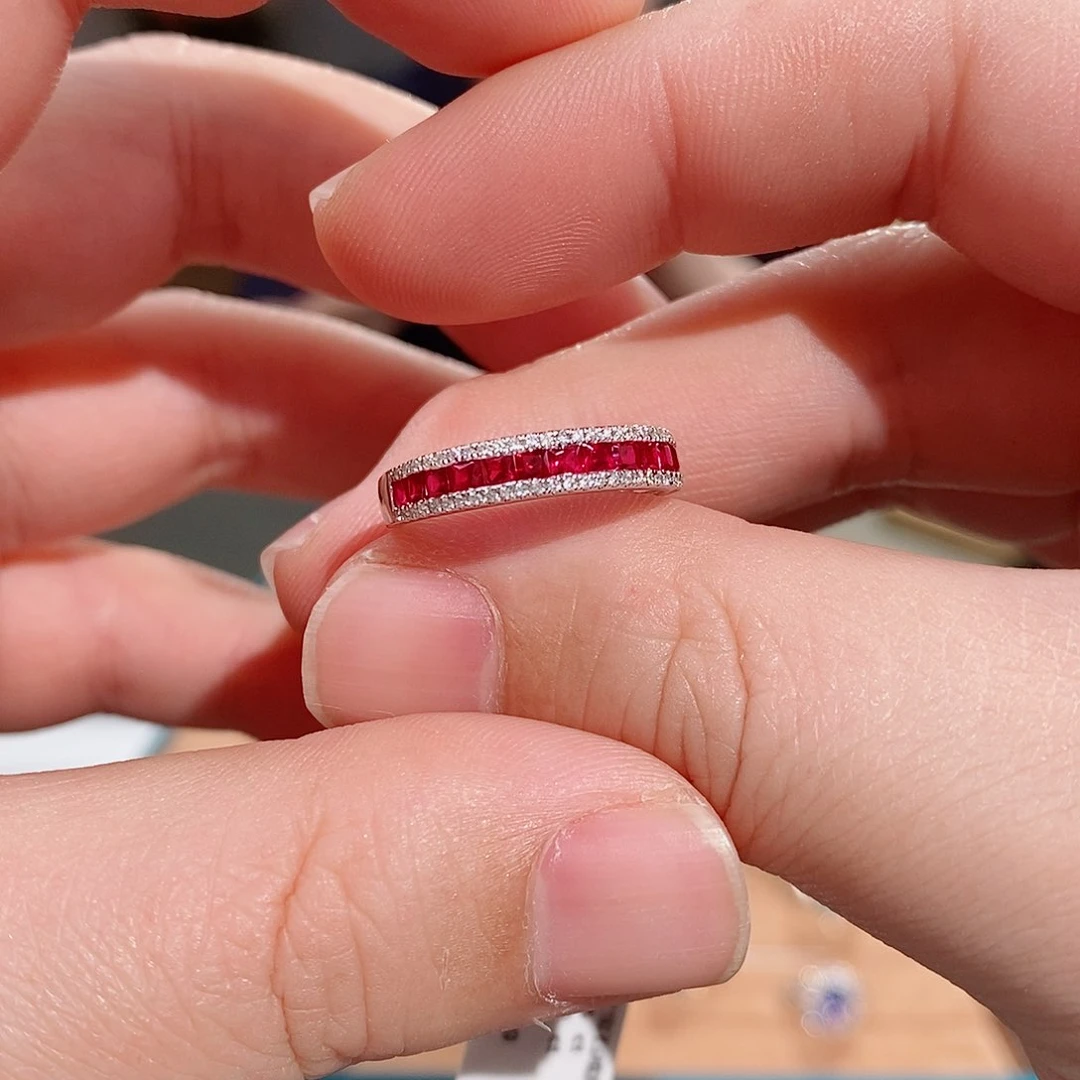 红宝石戒指18K金镶嵌0.80克拉