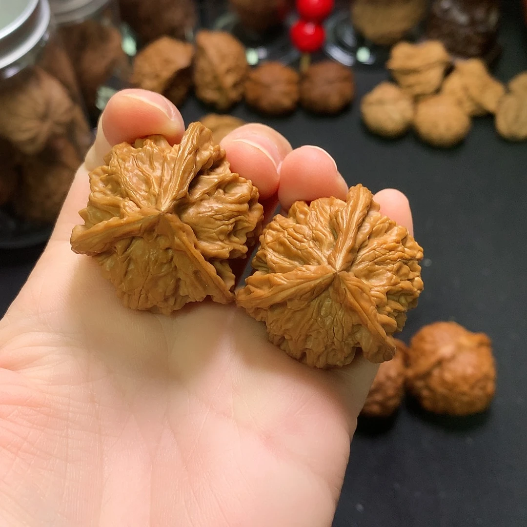 文玩核桃把件盘山三棱