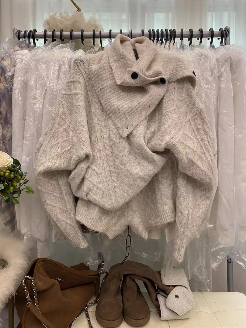 慵懒松弛感穿搭一整套女圆领长袖宽松麻花毛衣围脖休闲短裤三件套