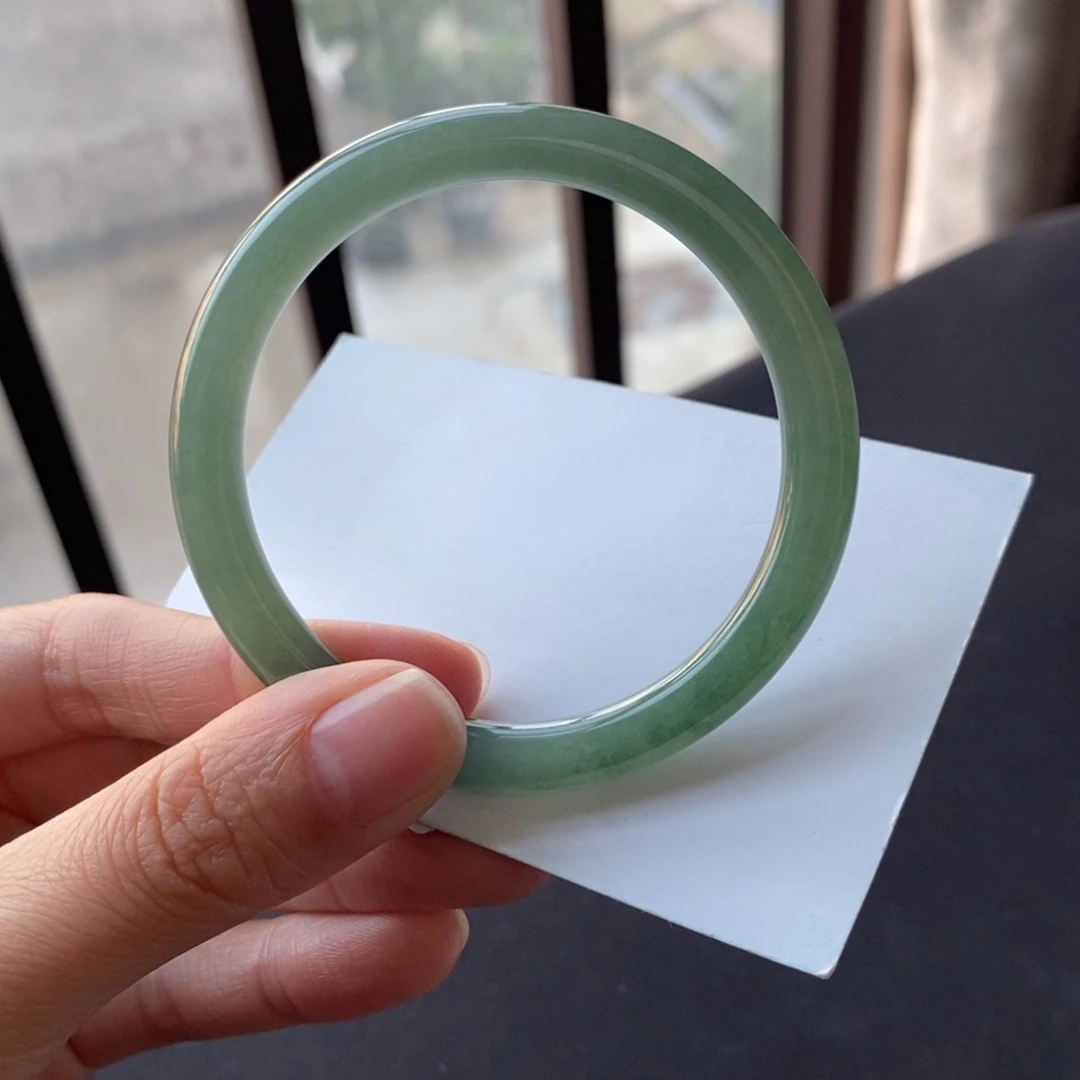 翡翠未镶嵌手镯52.1美人条湖水绿