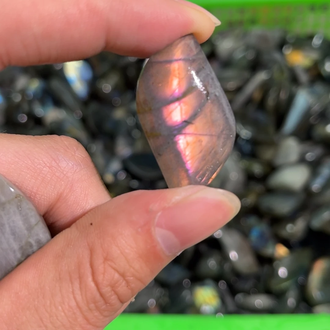 拉长石吊坠未镶嵌小****?