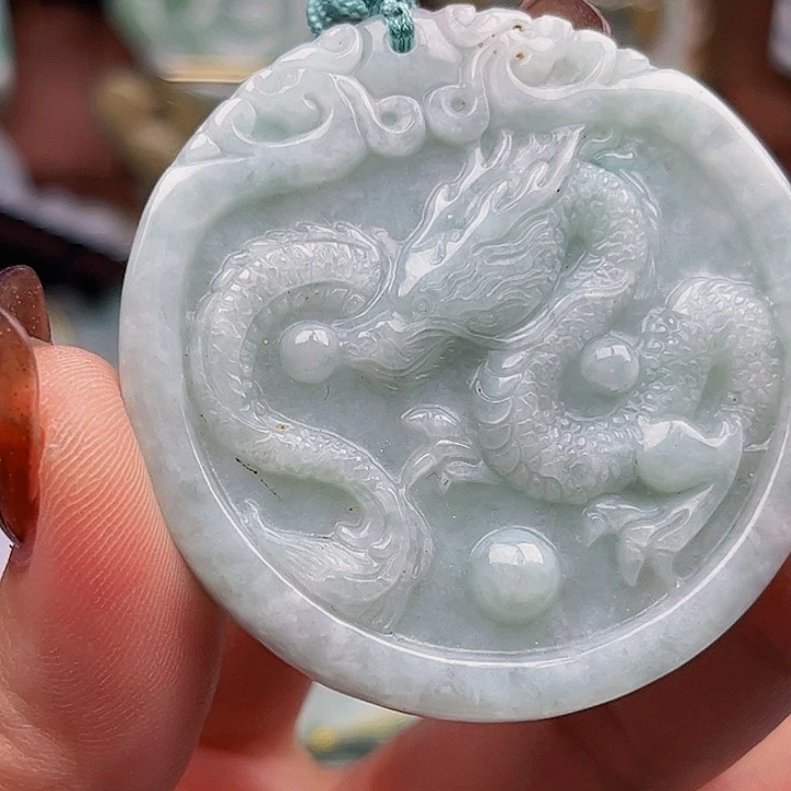 翡翠未镶嵌颈饰挂件