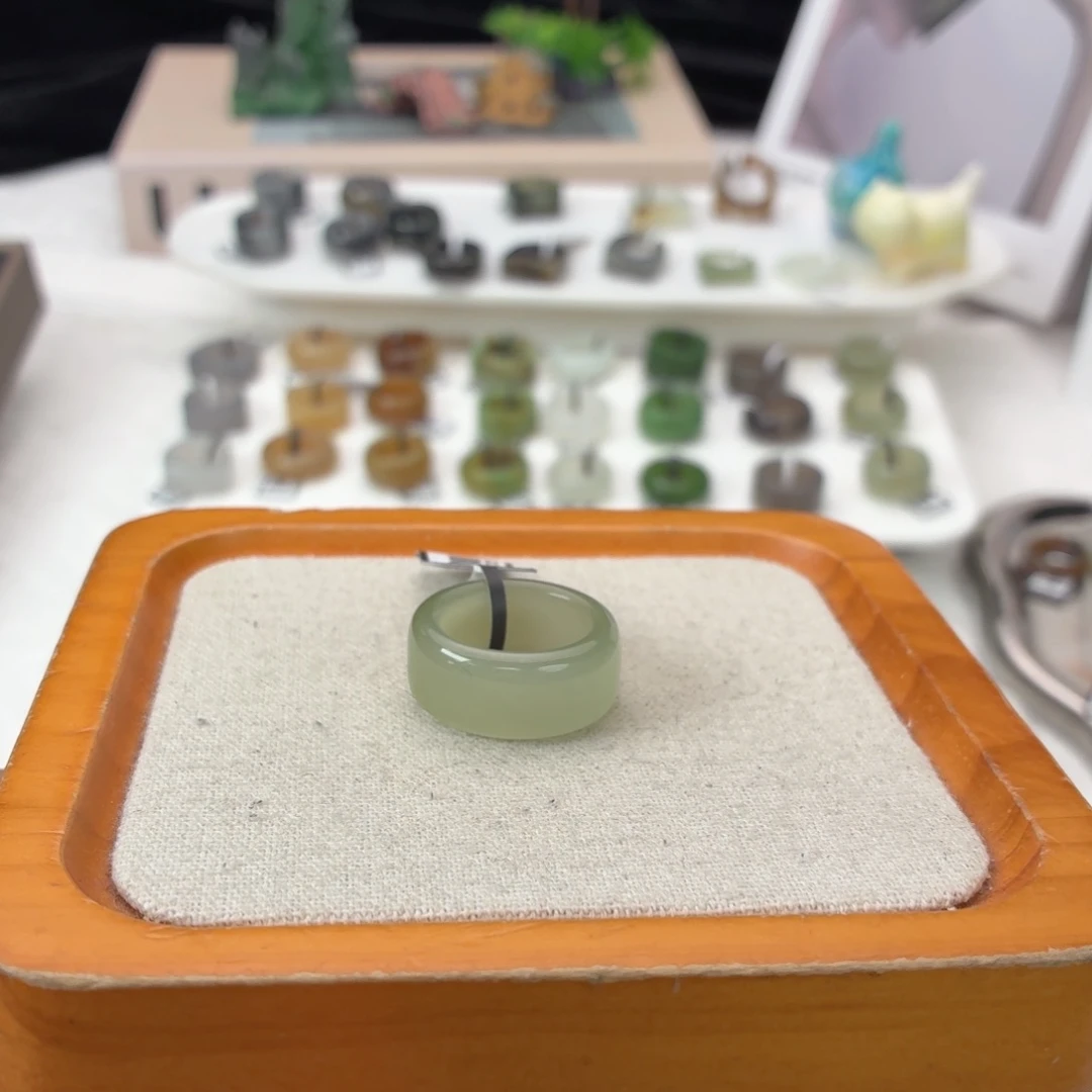 和田玉（糖玉）未镶嵌戒指z150晴水圆直切17.8不退换