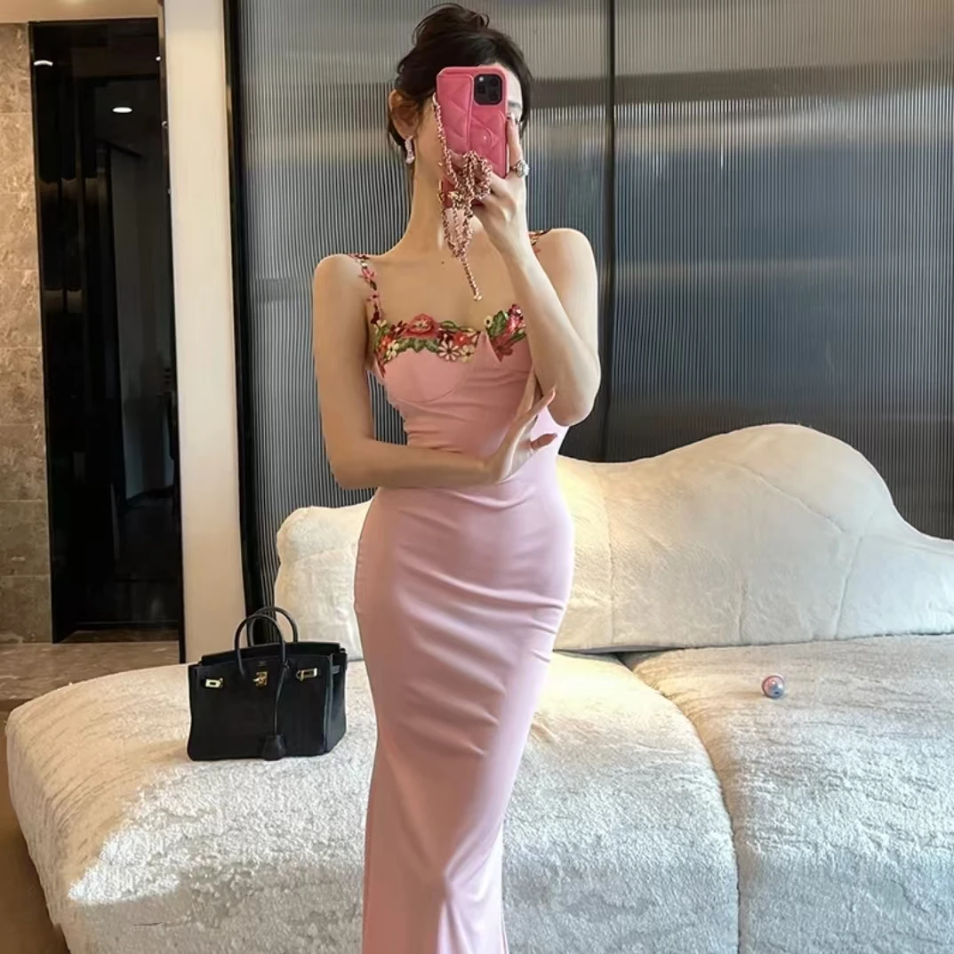 新款修身辣妹显瘦吊带气质纯欲连衣裙（带腰带）