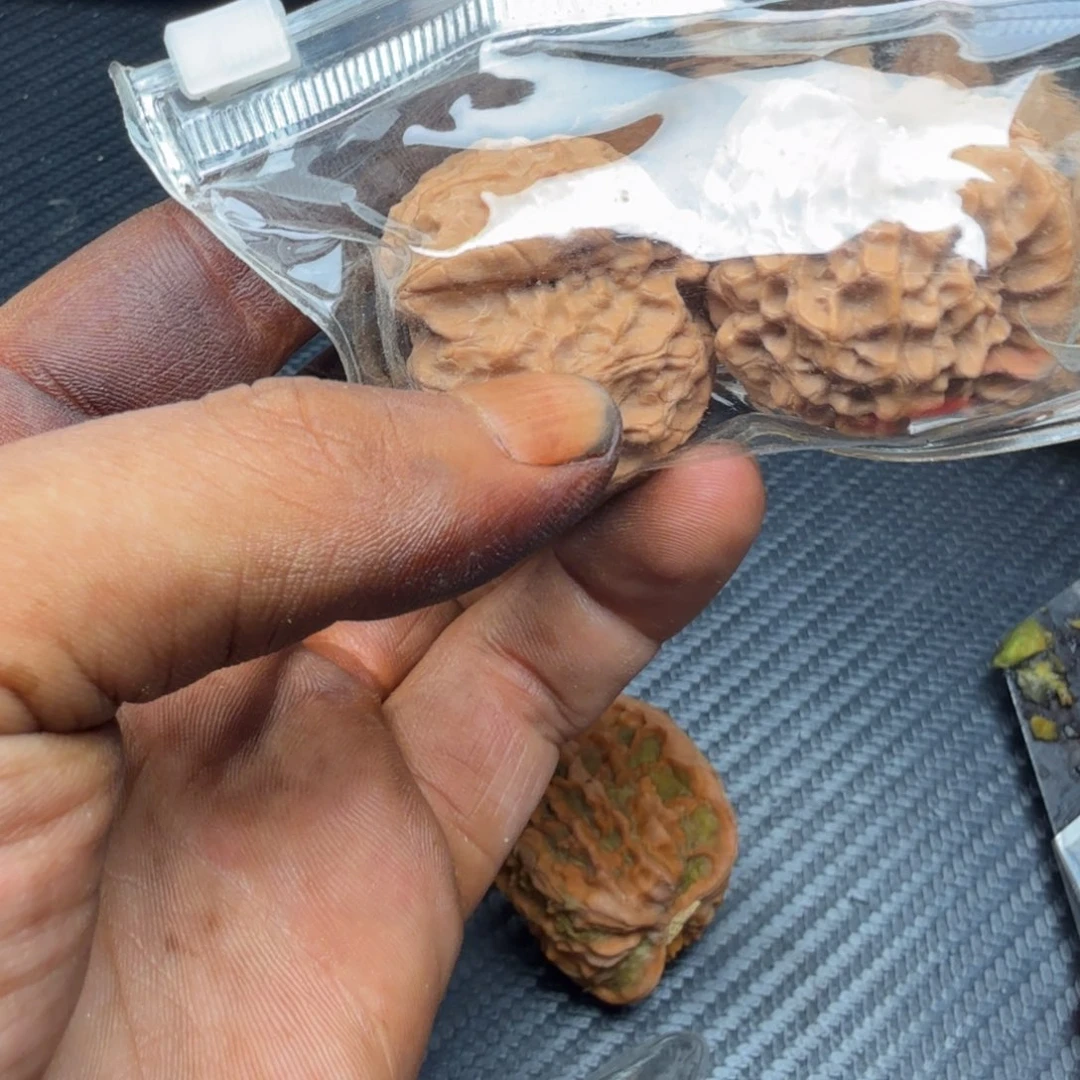 桃核吊坠鱼鳞纹福利有黄