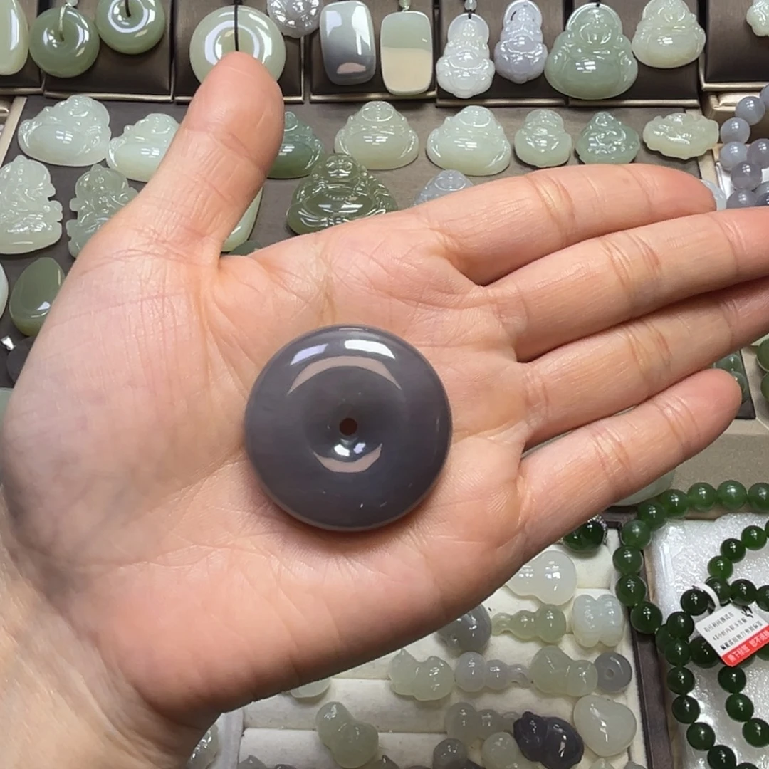 怪***？和田玉未镶嵌颈饰