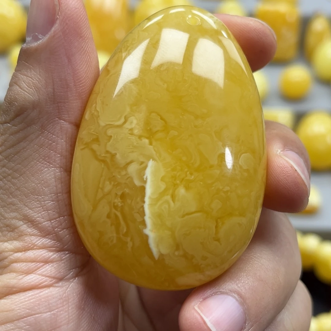 蜜蜡未镶嵌珠宝奇石