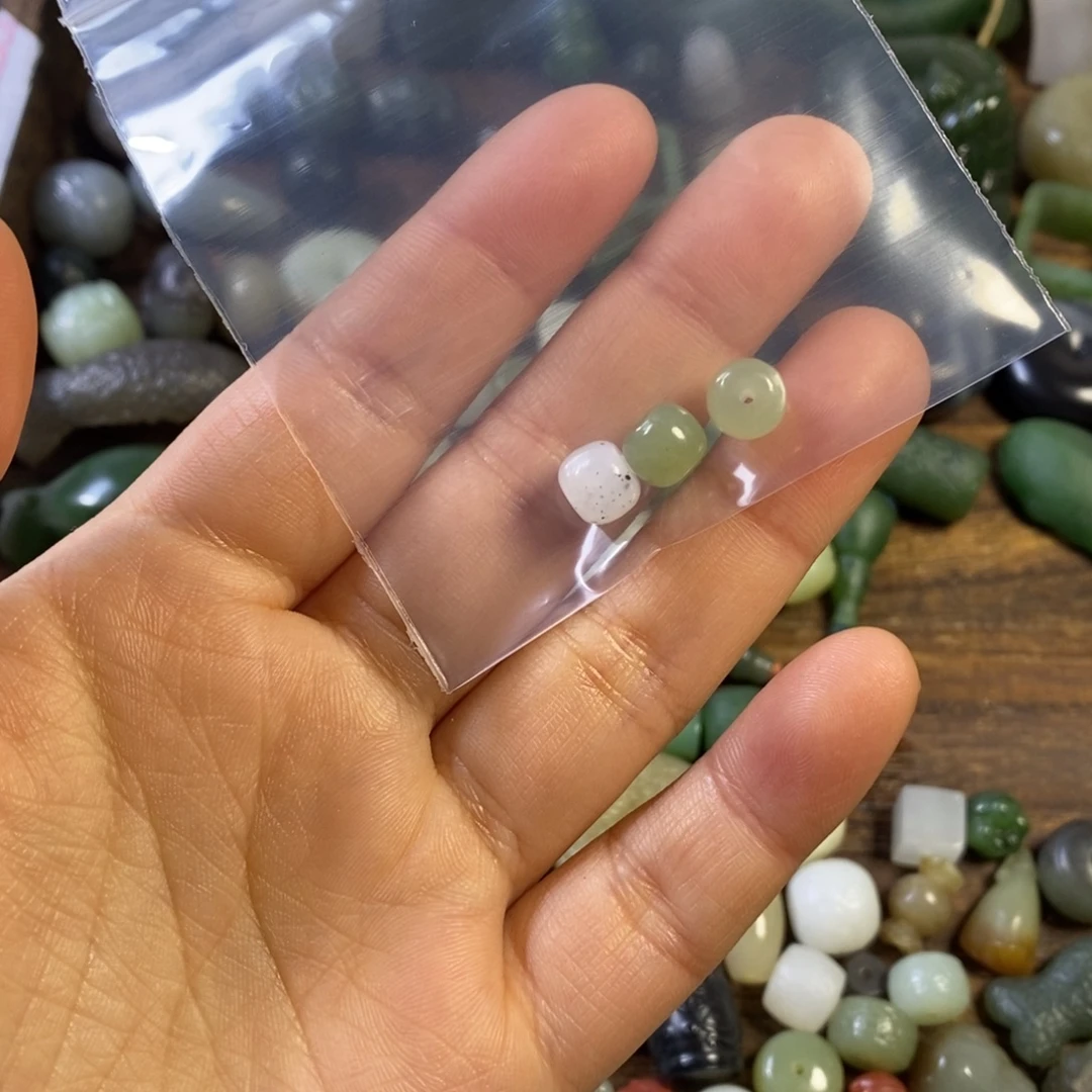 千***️和田玉未镶嵌车挂