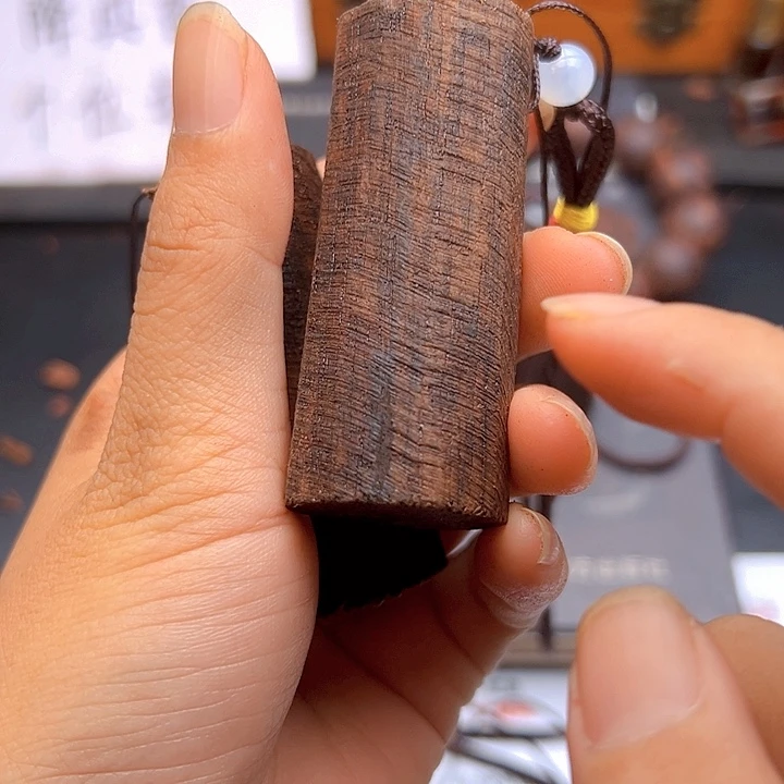 藤类降真香缅甸东枝绿油手把件19.9