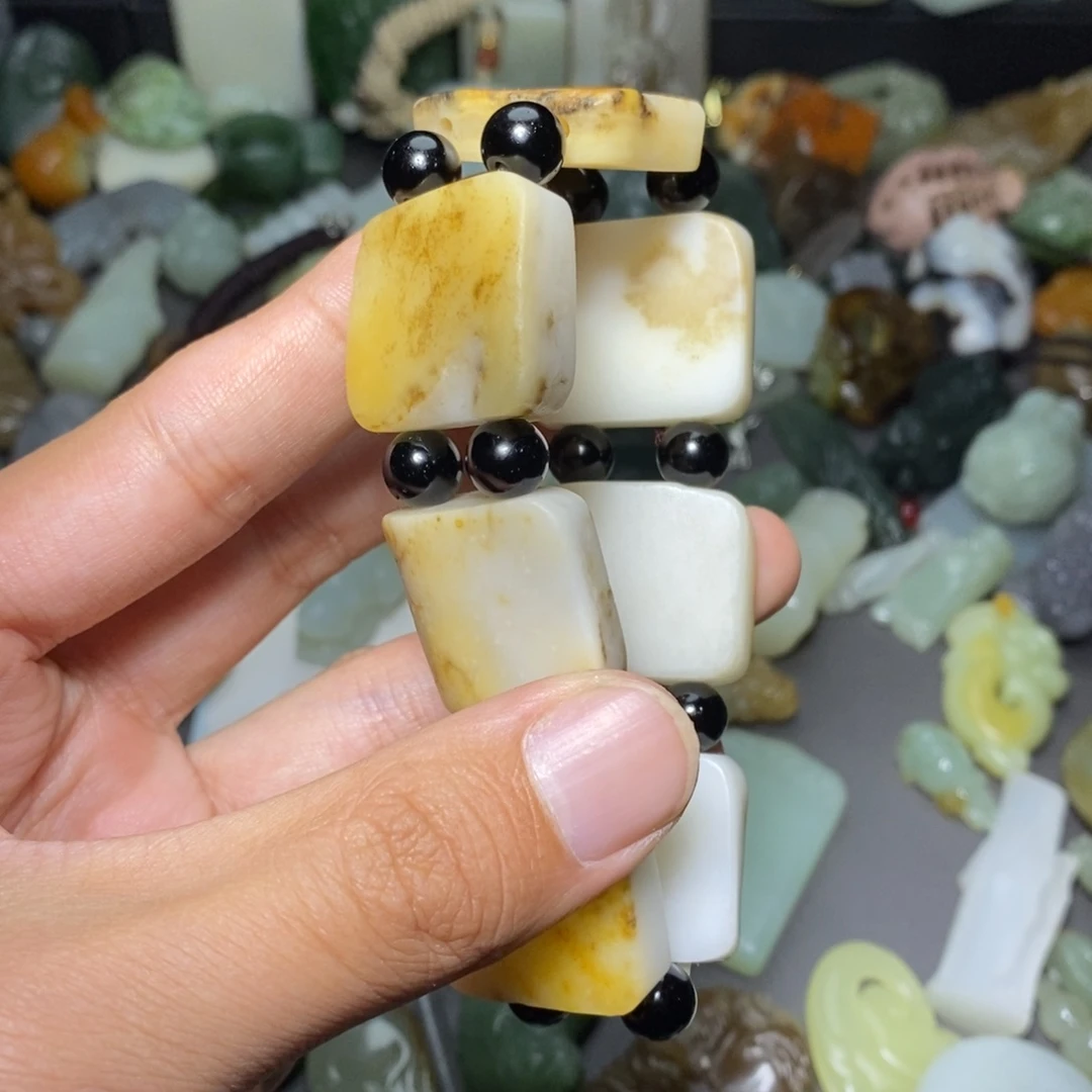 颈饰未镶嵌和田玉