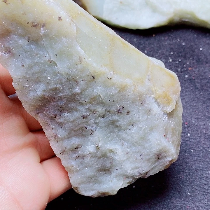 未镶嵌和田玉（糖玉）珠宝半成品