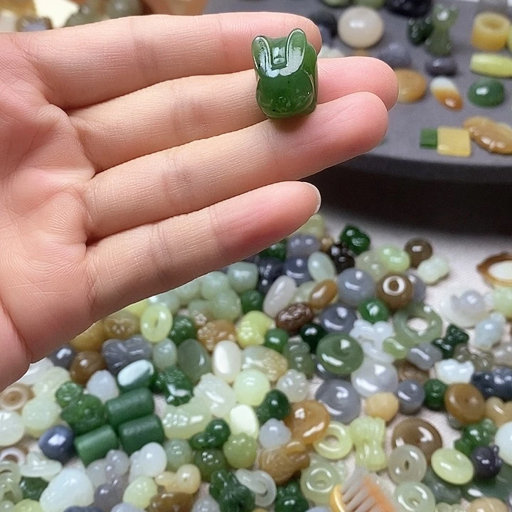 未镶嵌和田玉挂件兔子