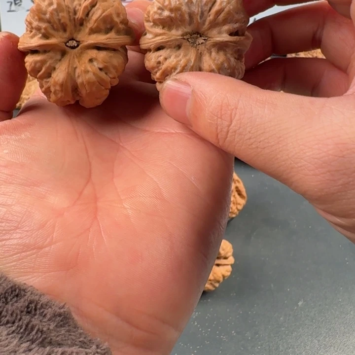 金***来文玩核桃吊坠蛤蟆的眼睛是真的好看啊我的天