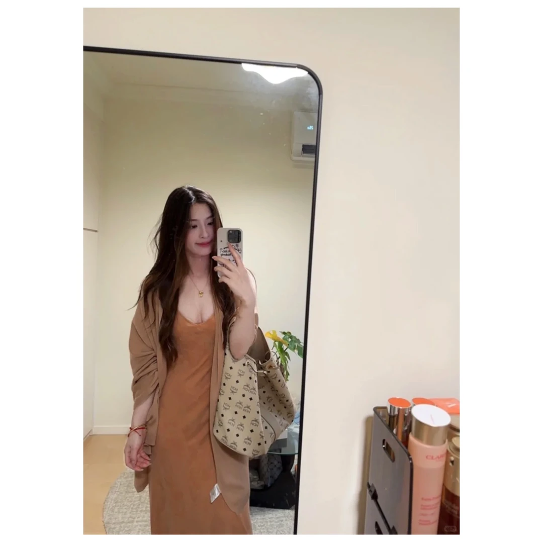 韩系时尚套装裙女夏季2025新款披肩薄款上衣显瘦V领吊带连衣裙女