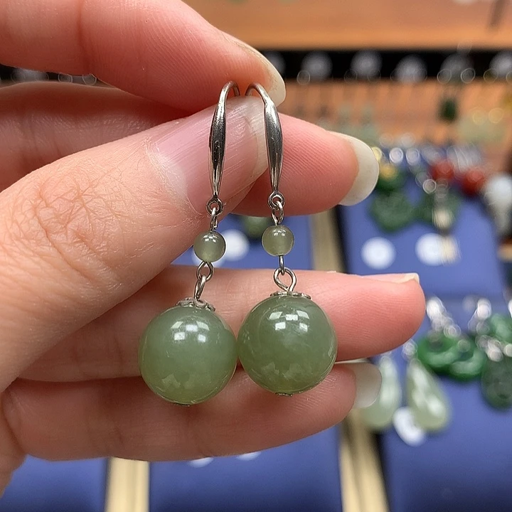 和田玉银S925镶嵌耳饰12左右晴水色