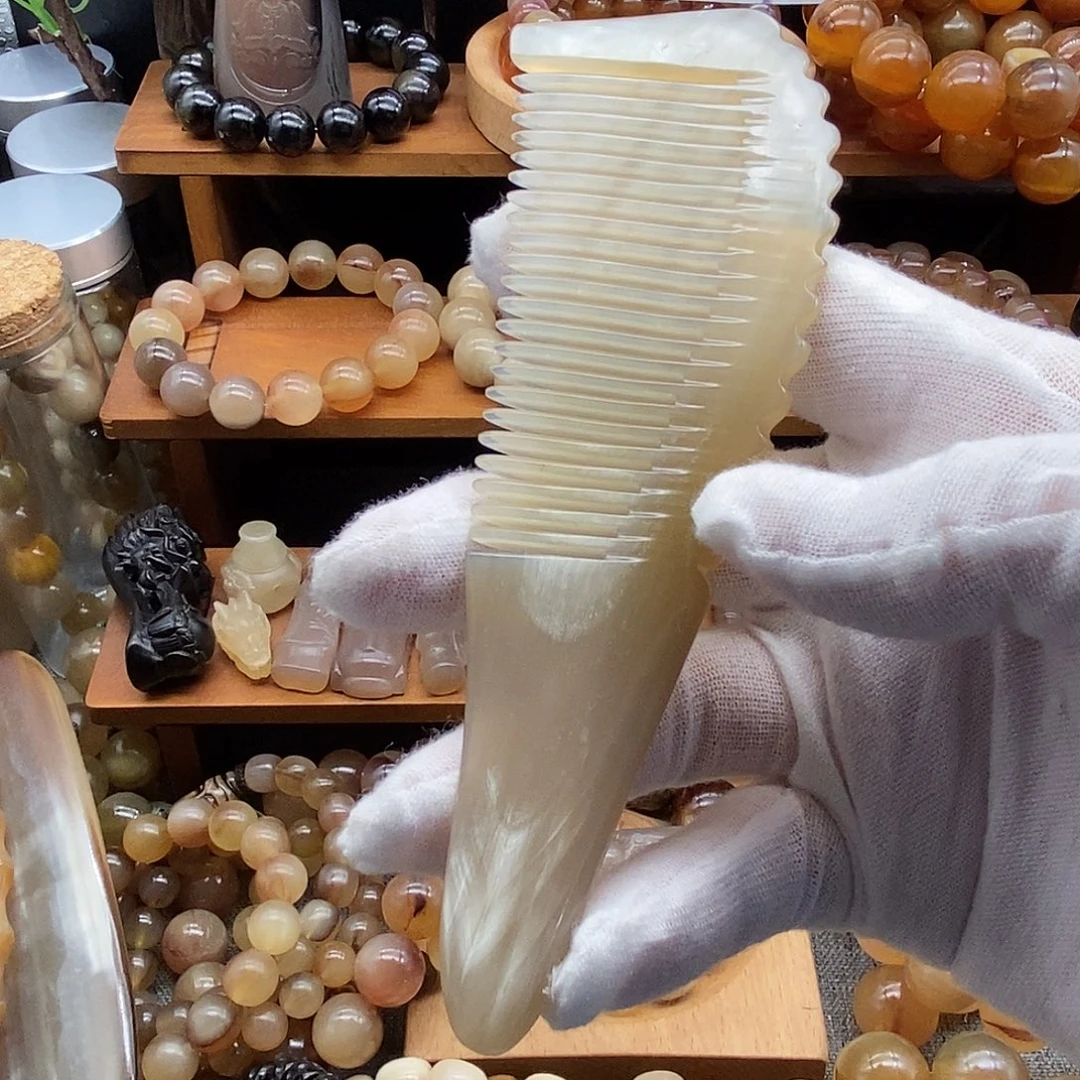 布艺非金属坦桑尼亚白水牛角梳子