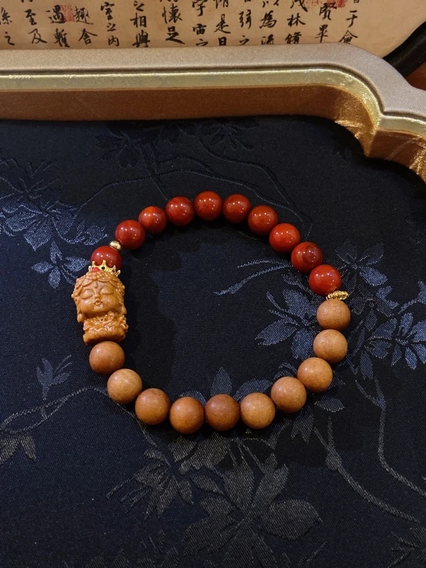 B45南红山檀木手串