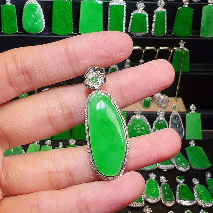 翡翠吊坠(不含链)18K金镶嵌