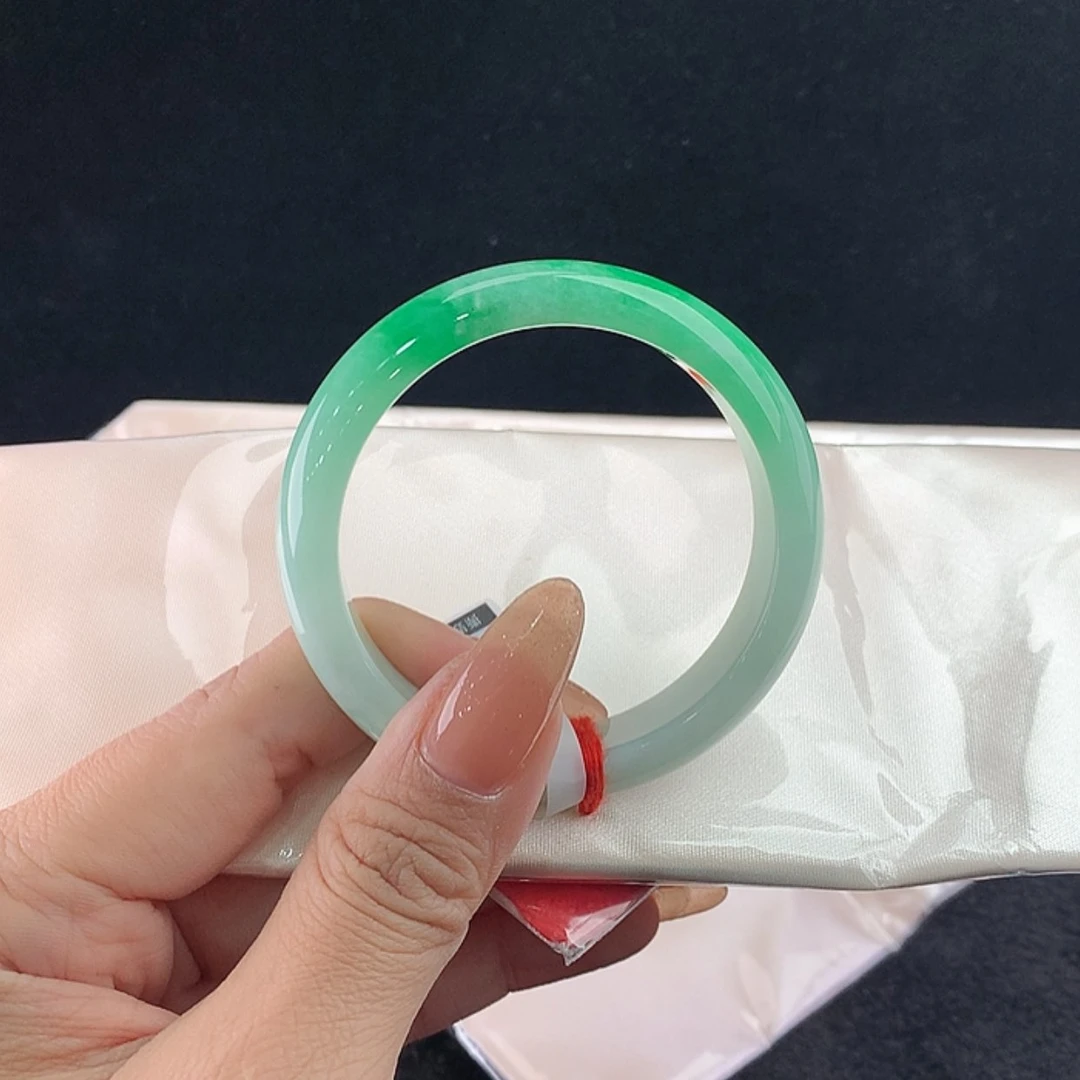 【闪购商品】未镶嵌手镯翡翠正52