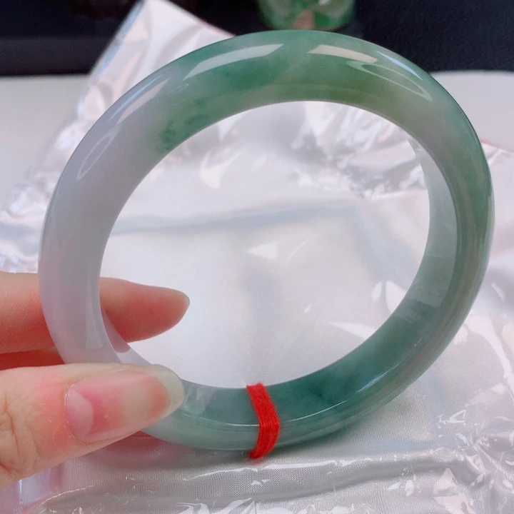 空***！未镶嵌手镯翡翠63圈