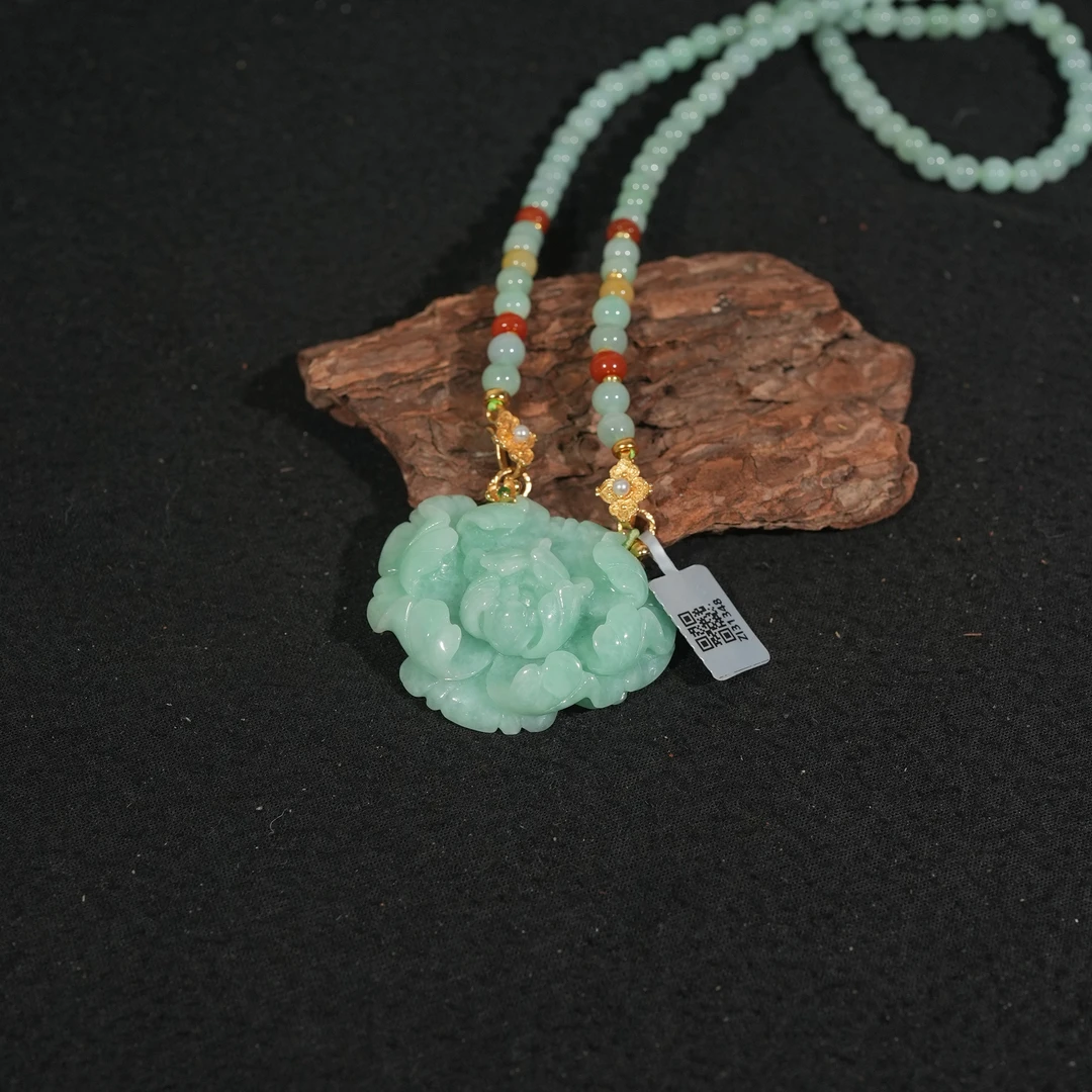 12.15香港王老板-翡翠吊坠k1381