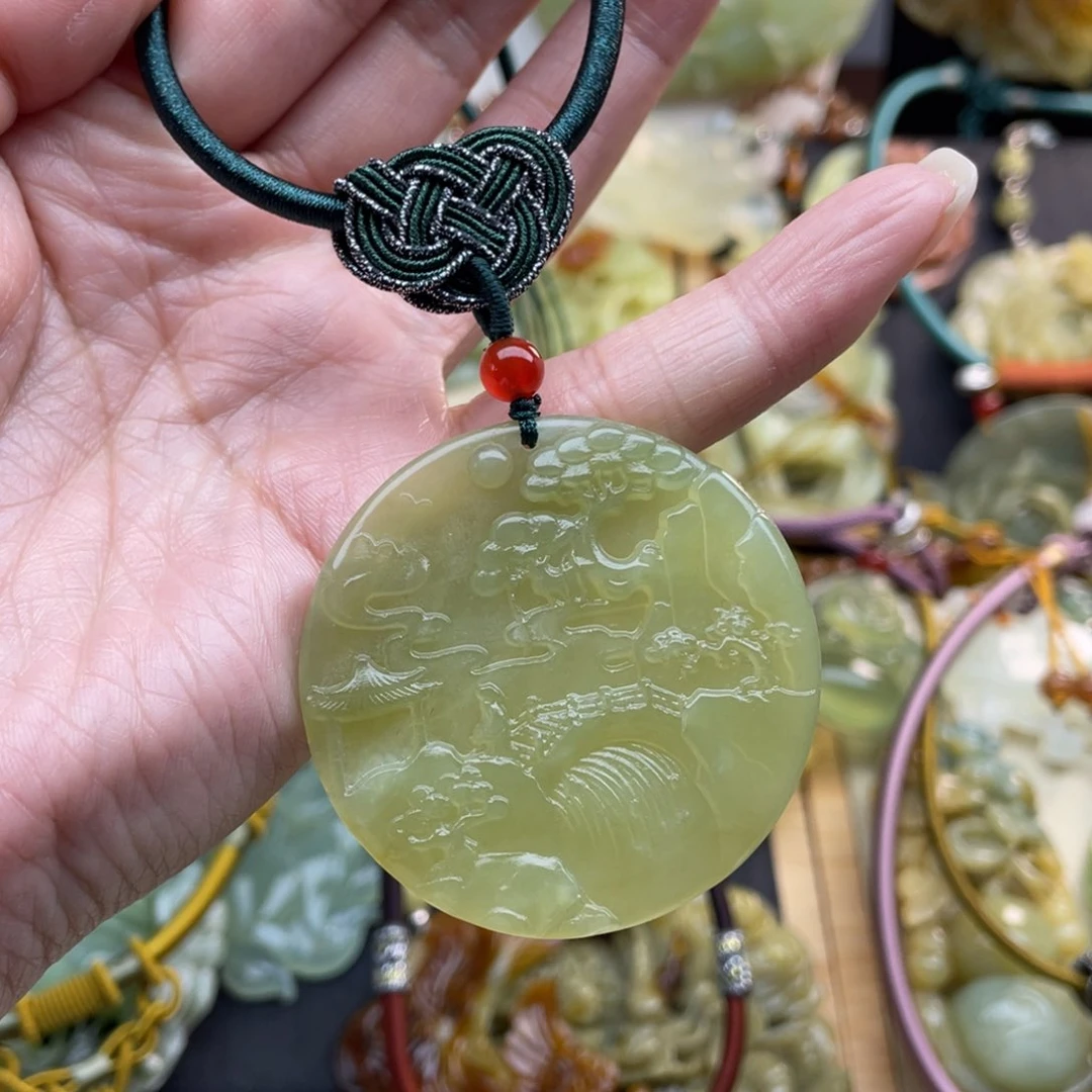 蛇纹石玉颈饰未镶嵌