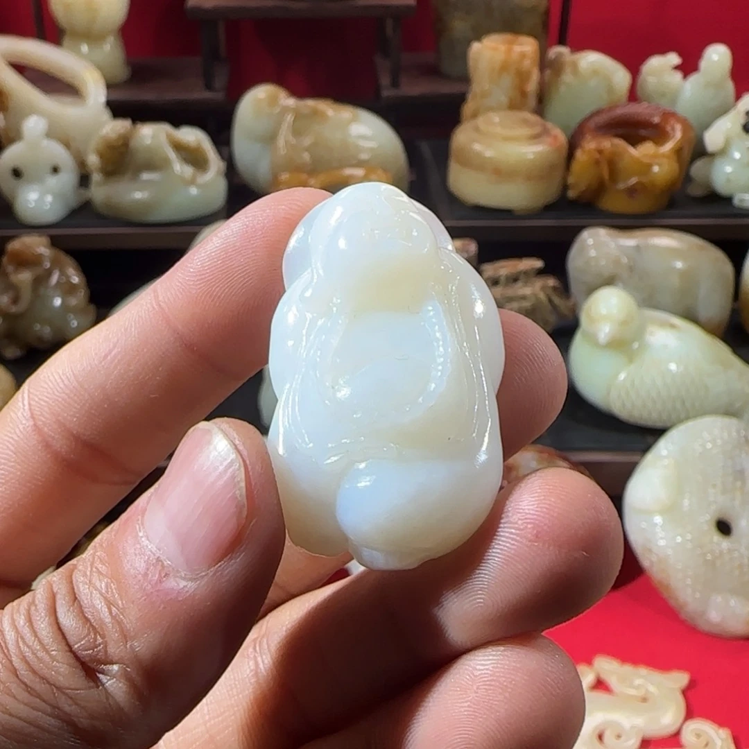 和田玉摆件未镶嵌春**面