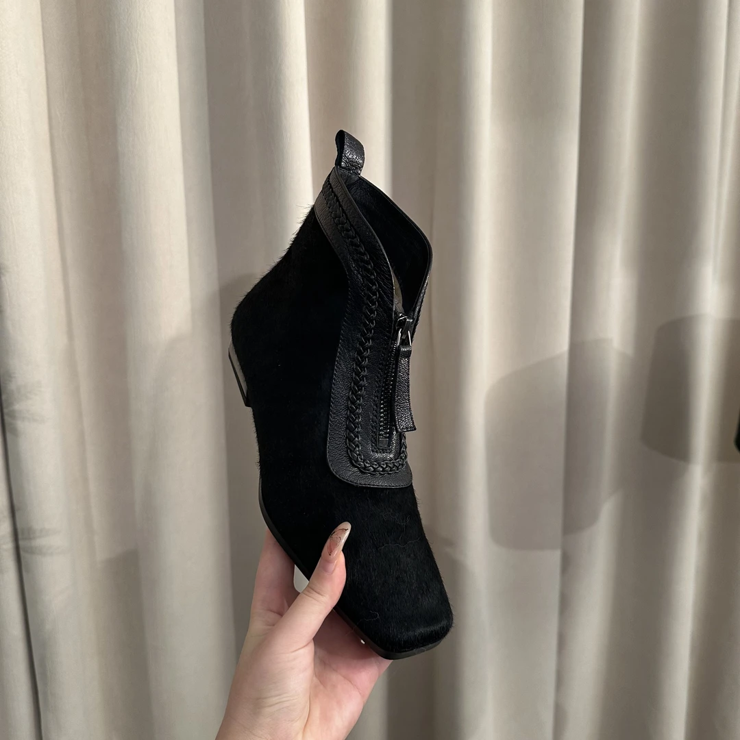 英伦风秋冬新款马毛前拉链设计女鞋时尚气质百搭方头粗跟女靴