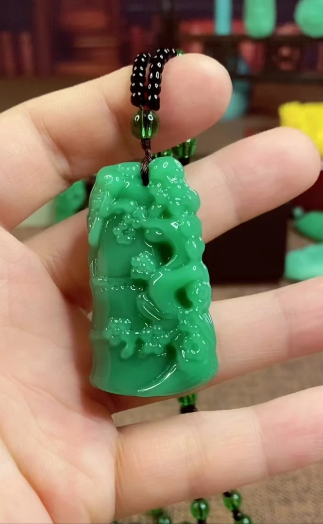 1.深绿竹节吊坠经典